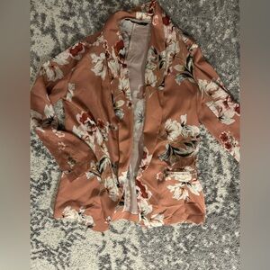 BRAND NEW!! Floral matching set, cropped pants, jacket & belt